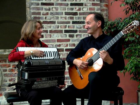 Die Musiker Stefanie Schulte-Hoffmann und Guy Bitan