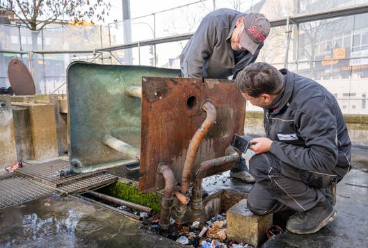 Beginn der Sanierung der Brunnenanlage am August-Bebel-Platz