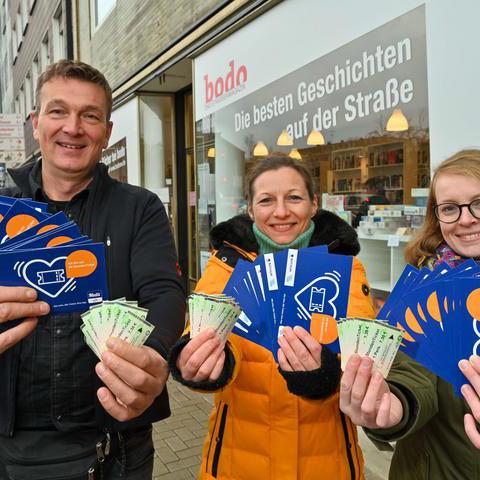 200 ÖPNV-Tickets für obdachlose Menschen: Mit Bus und Bahn durch die Adventszeit - Bodo e.V. nimmt Ticket-Spende entgegen