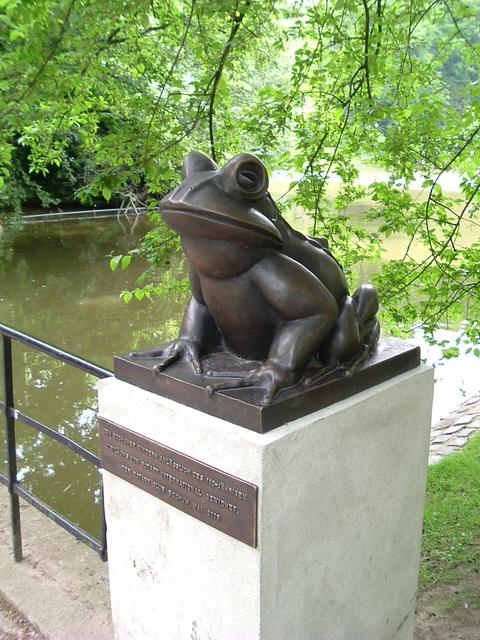 Die Froschfigur