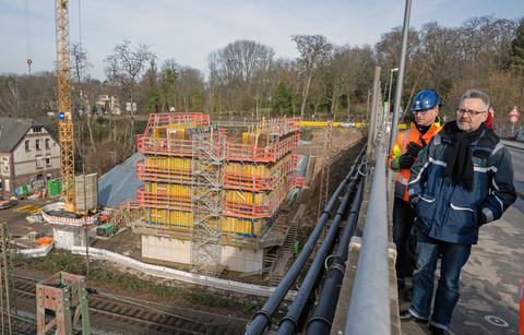 Montage an der neuen Lohring-Brücke