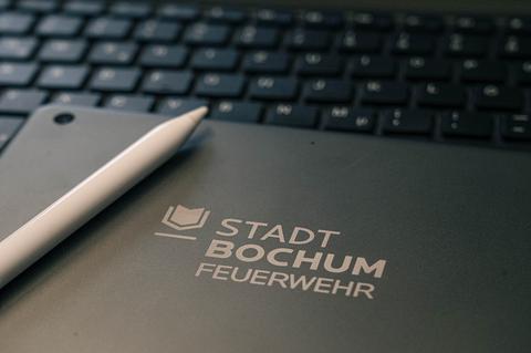 Nahaufnahme eines iPads, Pencils und Tastatur