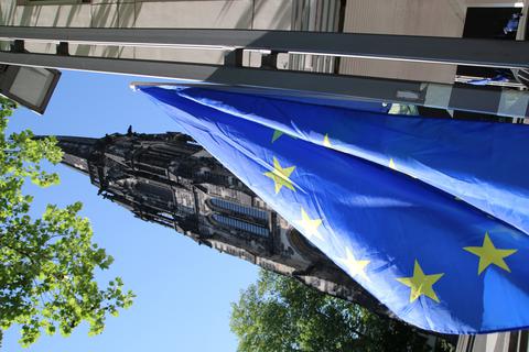 Europaflagge vor der Christuskirche