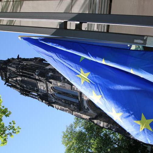Europaflagge vor der Christuskirche
