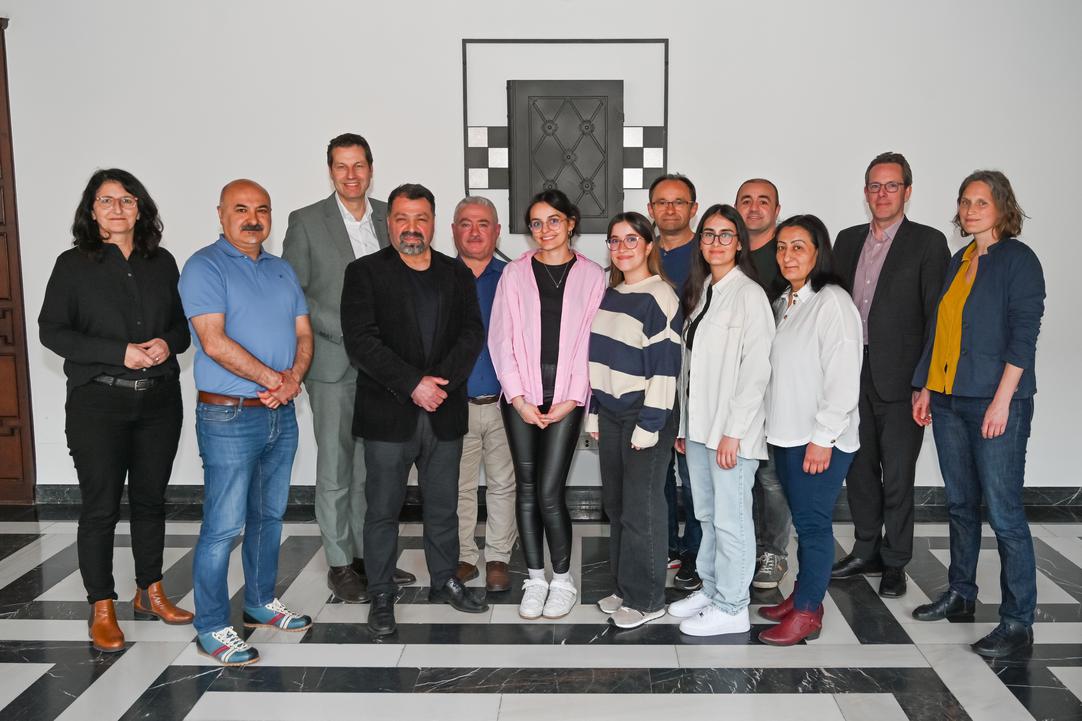 Alevitische Gemeinde zu Besuch im Rathaus