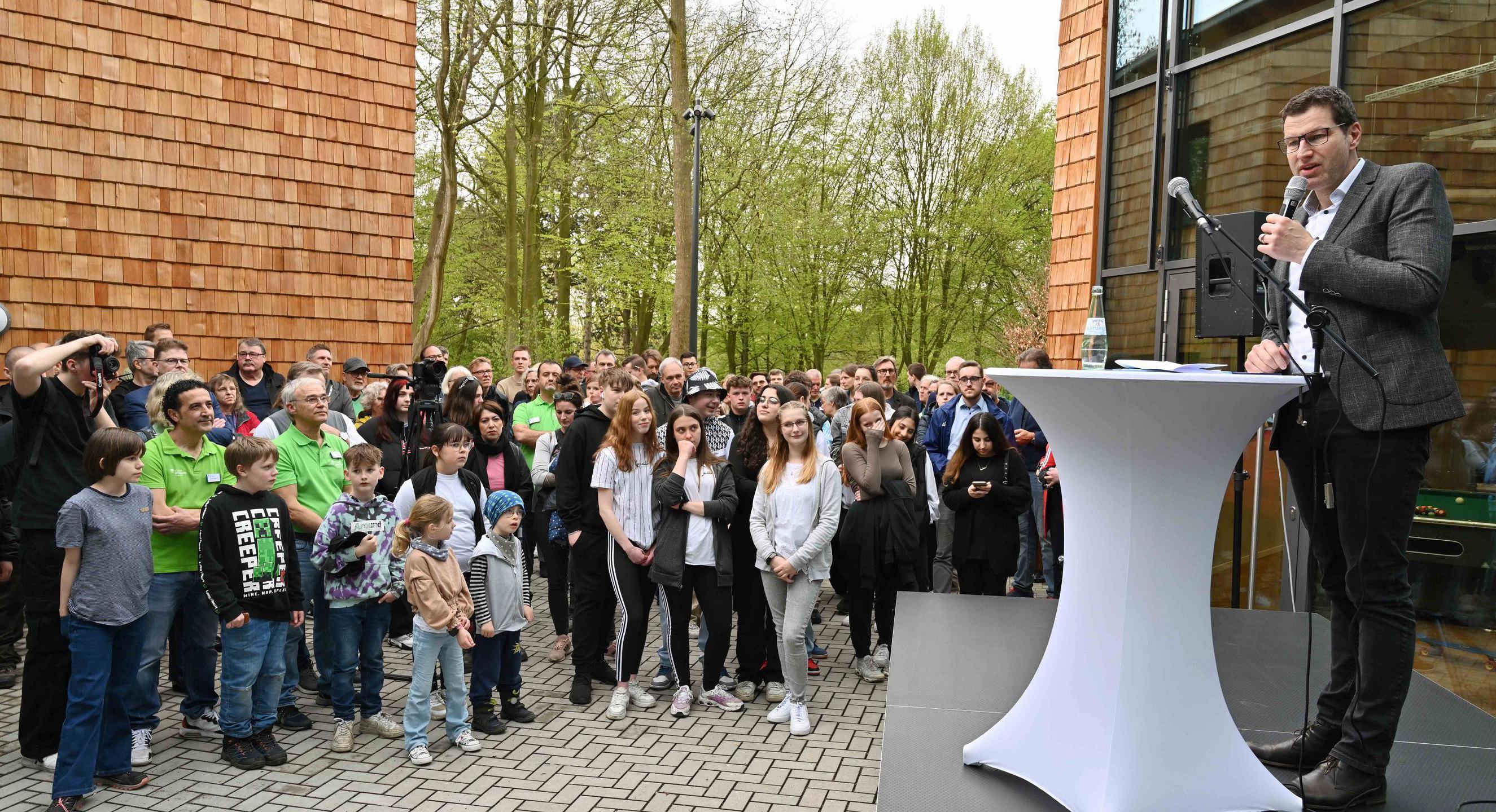 Eröffnung des Inpoint Langendreer durch Oberbürgermeister Thomas Eiskirch am 28. April 2023