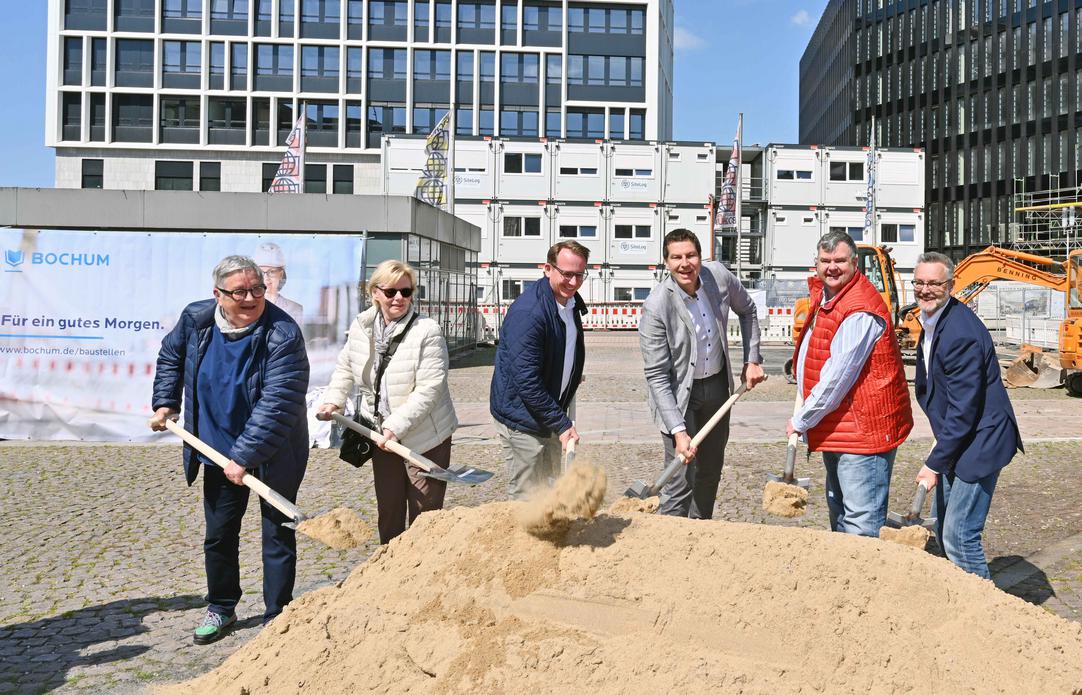 Spatenstich am Husemannplatz