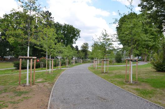 Rundgang im Park am Ehrenmal