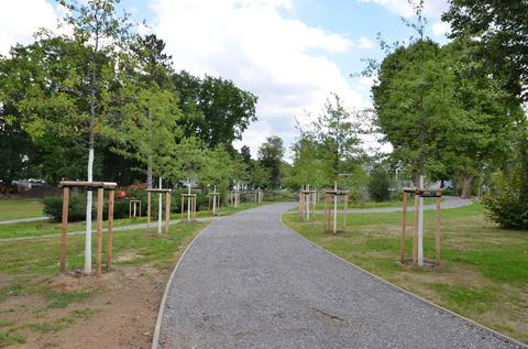 Rundgang im Park am Ehrenmal