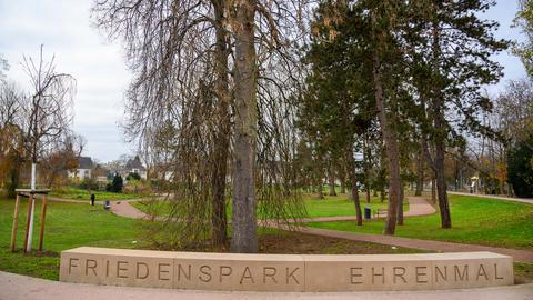 Eingangsbereich Friedenspark/Park am Ehrenmal