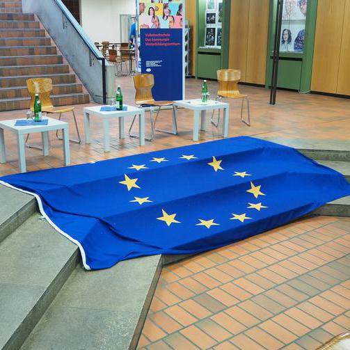 Eine Europaflagge im Foyer des BVZ