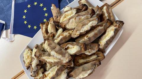 Karelische Piroggen mit Eibutter 