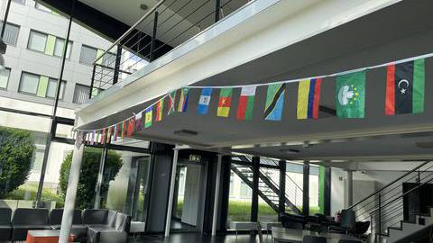 Ein geschmücktes Foyer