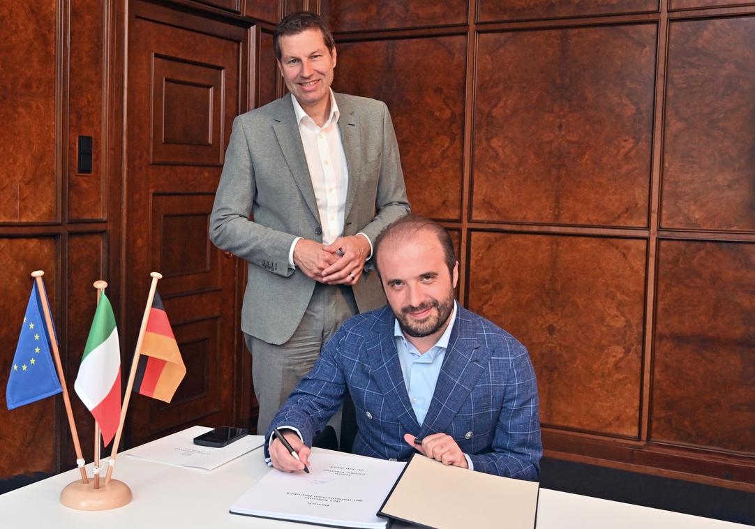 Antrittsbesuch des italienischen Konsuls Cesare Trecroci.