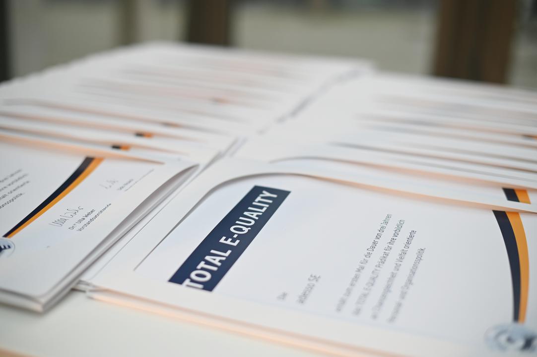 Die TOTAL-E-QUALITY Urkunden