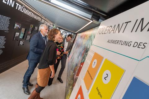 Ausstellung "ToleranzRäume" vor dem Deutschen Bergbau-Museum