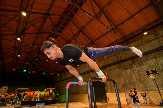 Osama Alabed bei Calisthenics