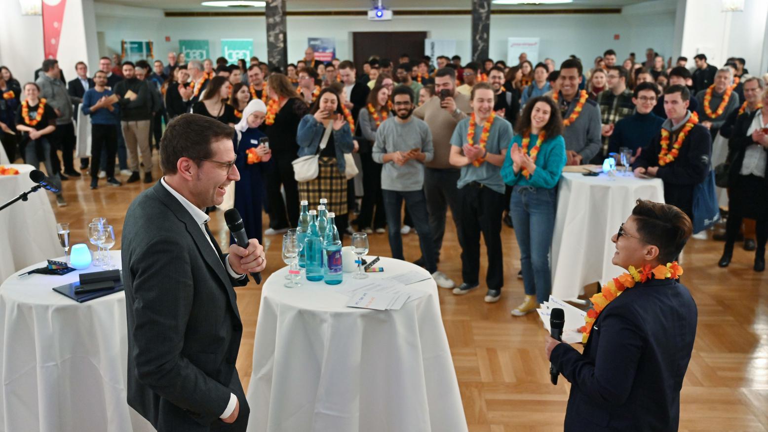 Oberbürgermeister Thomas Eiskirch bei der Begrüßung