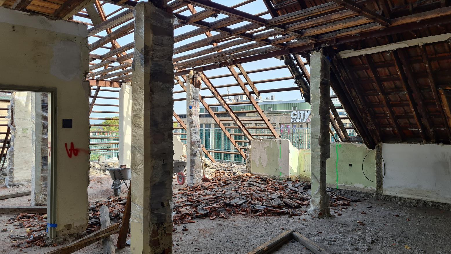 Baustelle auf dem Dach vom Haus des Wissens