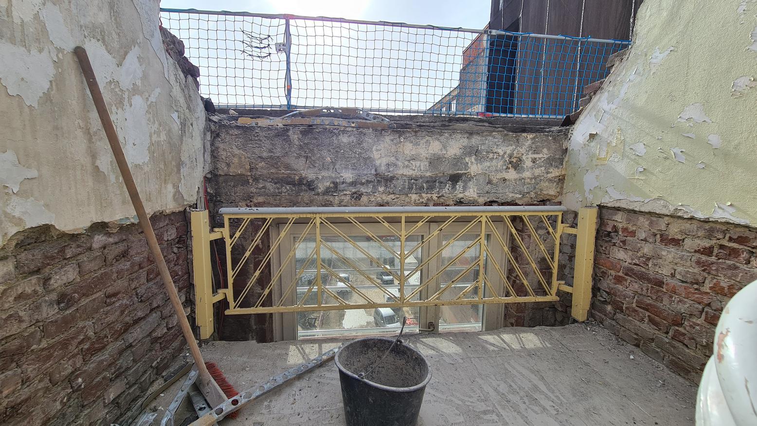 Baustelle auf dem Dach vom Haus des Wissens