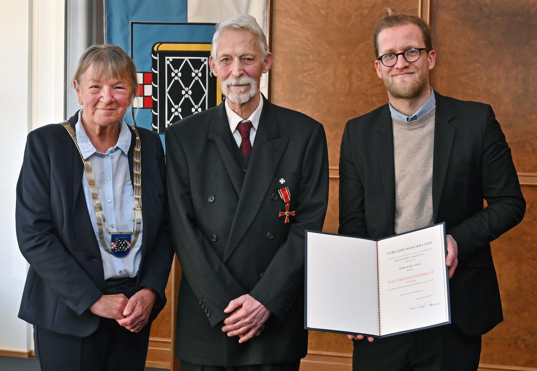 Bürgermeisterin Gabriela Schäfer, Karl Vogel, Stellvertretender Bürgermeister Christian Walker.
