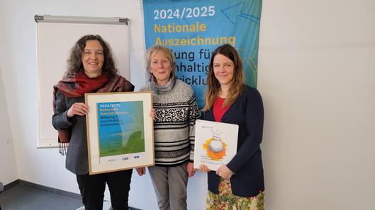 von links: Sandra Hinzmann, Susanne Bürmann und Katja Ndoumbe-Glorian