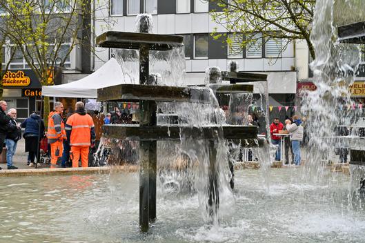 Eröffnung des Brunnens am August-Bebel-Platz in Bochum nach seiner Sanierung