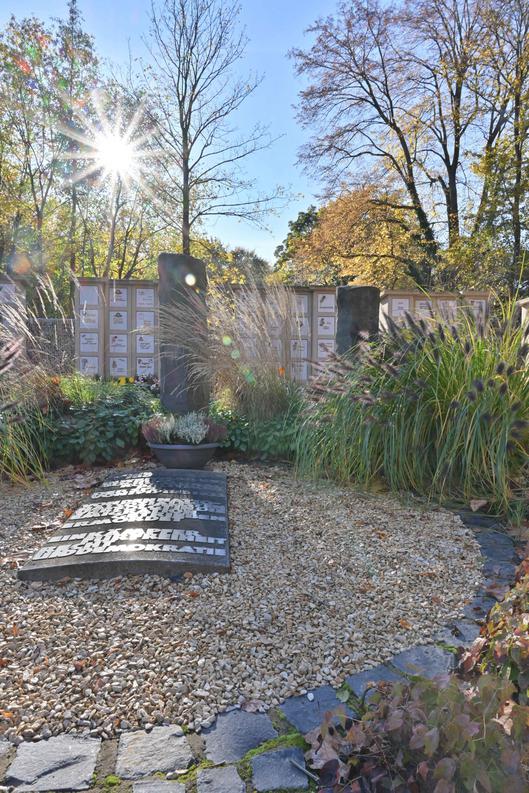 Gedenkstein für Heinrich König auf dem Kommunalfriedhof in Weitmar.