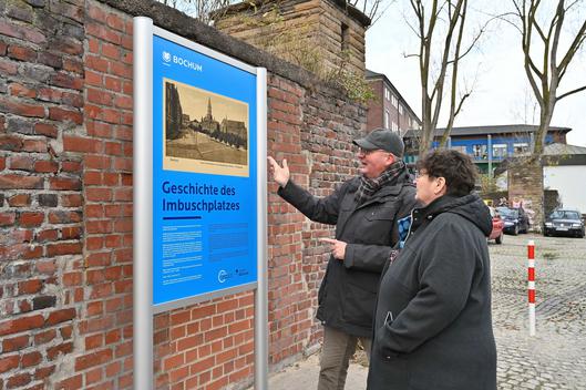 Auf dem Imbuschplatz befindet sich zu Ehren von Heinrich Imbusch eine Gedenktafel.