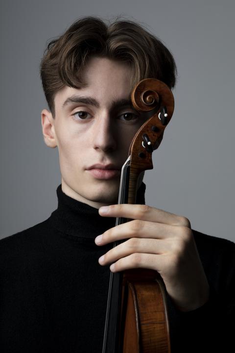 Ein Porträt des Solisten Darius Preuß