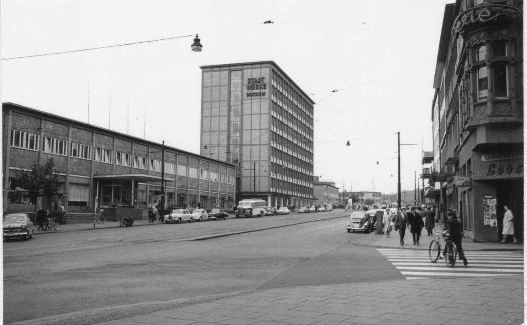 Ein historisches Foto des Gebäudes der Stadtwerke Bochum an der Massenbergstraße.