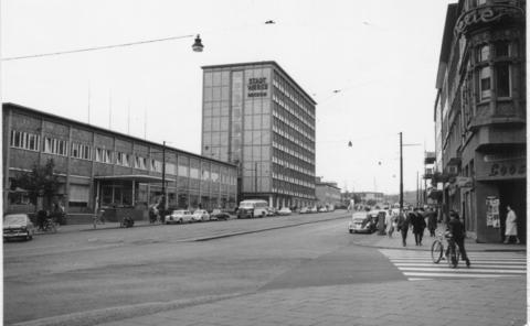 Ein historisches Foto des Gebäudes der Stadtwerke Bochum an der Massenbergstraße.