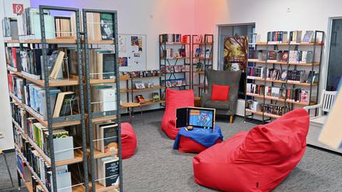 Regale mit Bücher