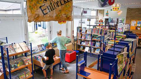 Regale mit Bücher