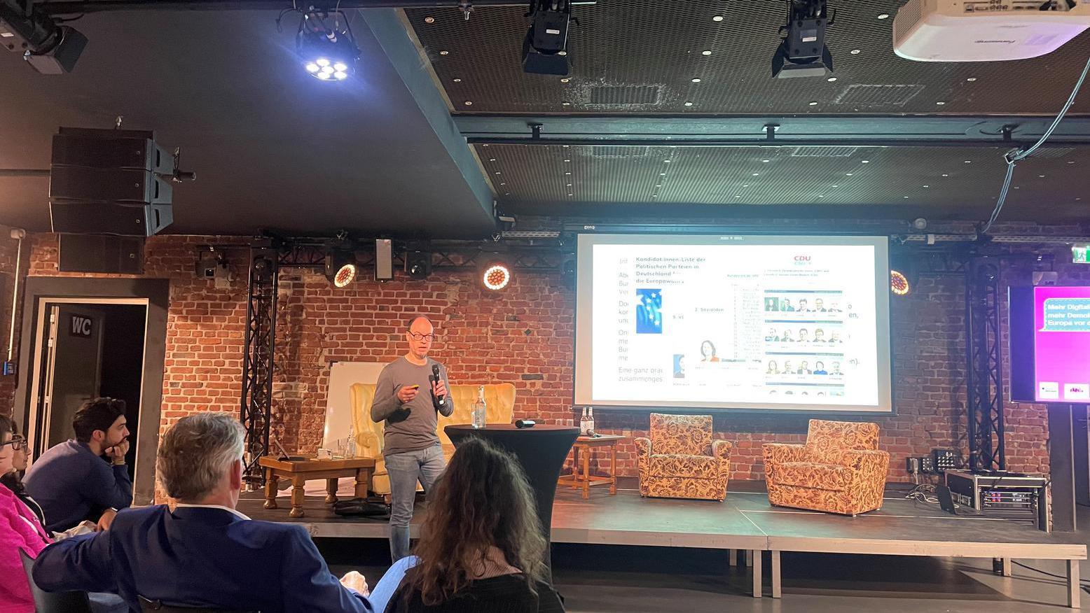 Let’s Europe mit UniverCity Bochum. Podiumsdiskussion: Mehr Digitalisierung gleich mehr Demokratie?! Europa vor den Wahlen