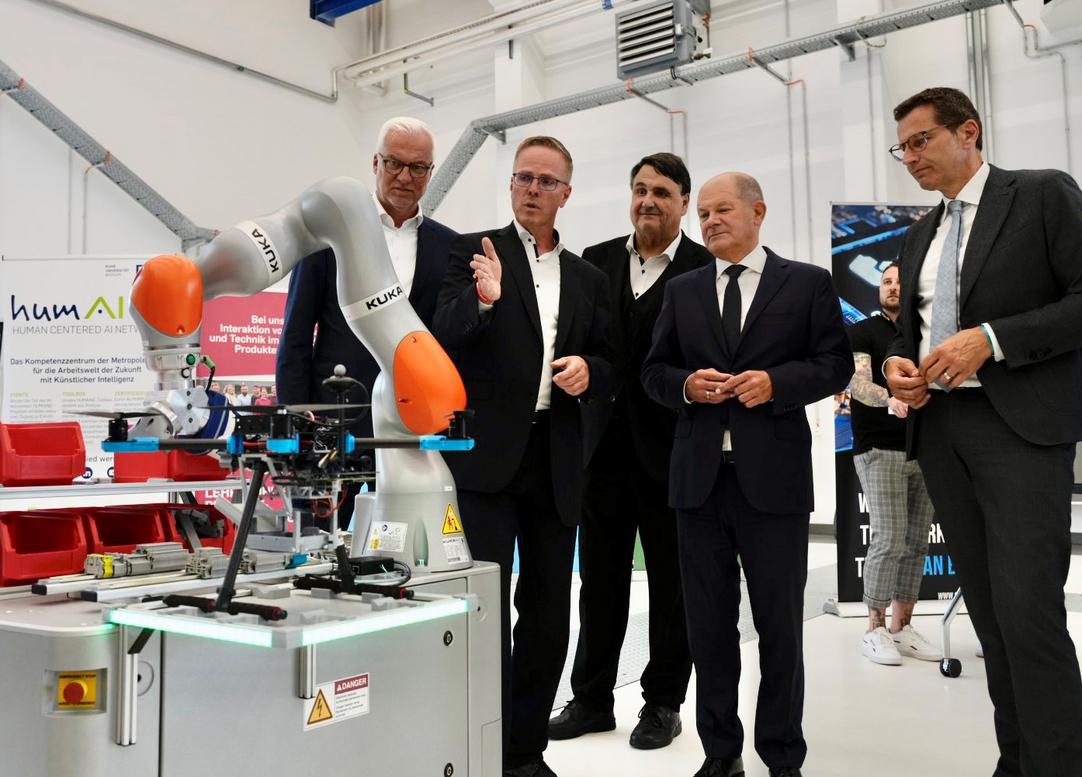 Bundesanzler Scholz besucht auf Einladung des RVR das Bochumer Innovationsquartier Mark 51°7