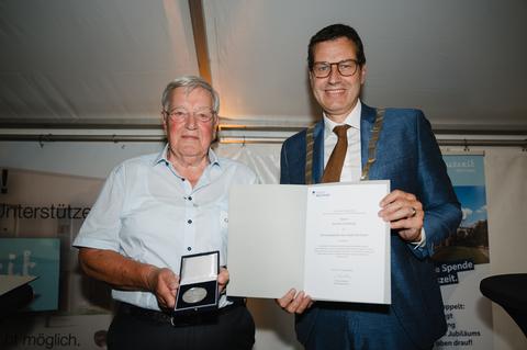 Jochen Grothkop (links) und Oberbürgermeister Thomas Eiskirch