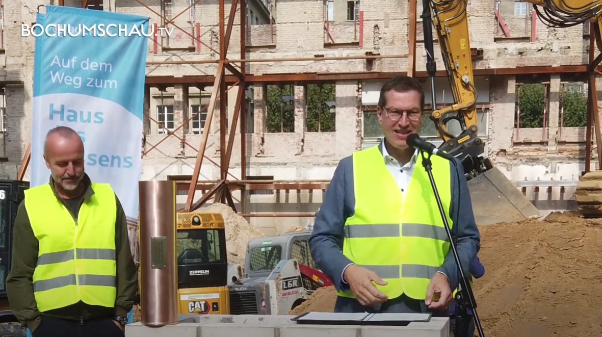 Der Oberbürgermeister bei der Grundsteinlegung des Haus des Wissens