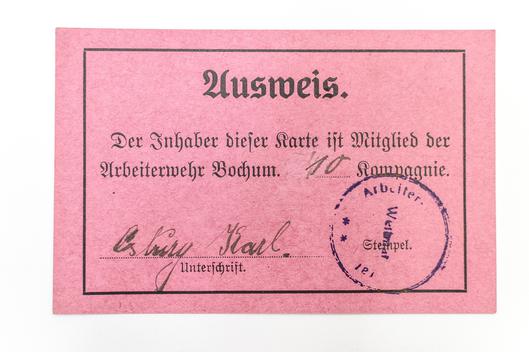 Mitgliedskarte der Arbeiterwehr - ein Exponat der Ausstellung "107 Sachen" im Stadtarchiv