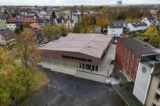 Dreifachsporthalle aus der Vogelperspektive