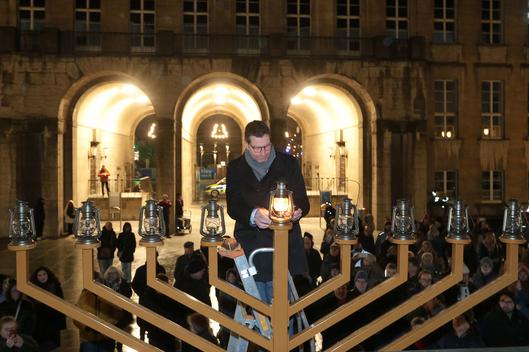 Thomas Eiskirch und die Chanukkia