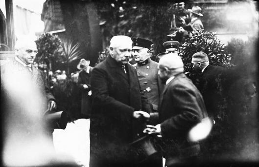 Historisches Foto von Paul von Hindenburgs Besuch in Bochum im Jahr 1925.