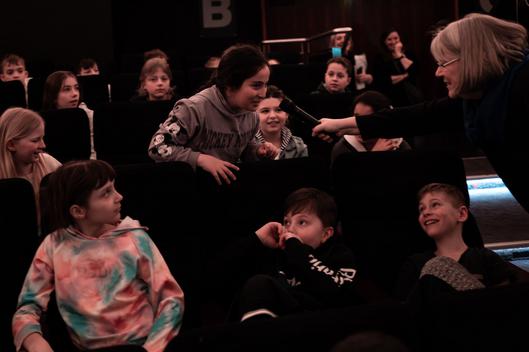 Schülerinnen und Schüler im Planetarium Bochum beim Bildungsprojekts „Mission X – Trainiere wie ein Astronaut“