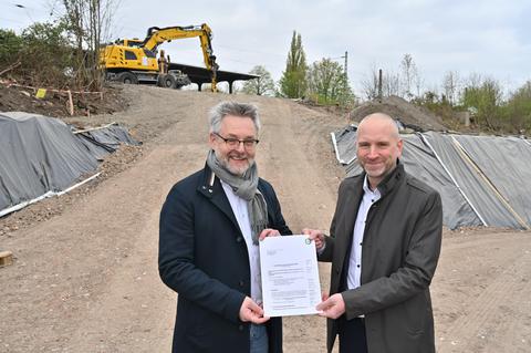 Marc Nüßen, der Leiter der Abteilung Investitionsförderung beim VRR und Bochums Stadtbaurat Dr. Markus Bradtke 
