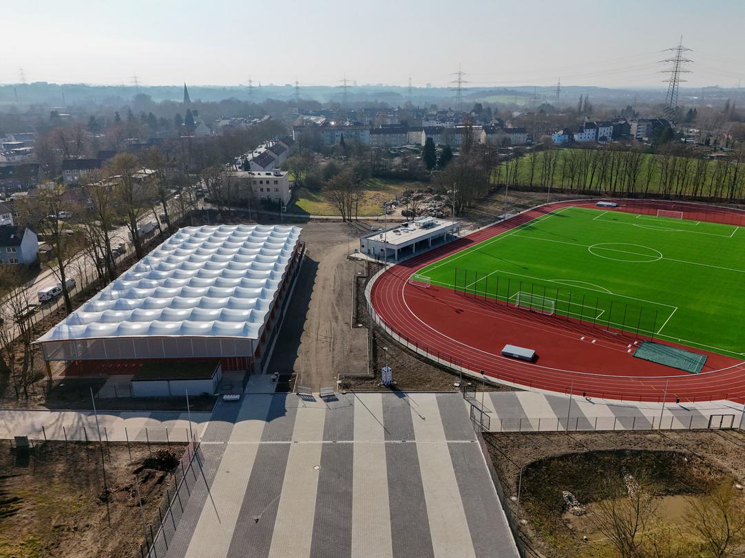 Freilufthalle auf dem Gelände vom Sportpark Lohrheide