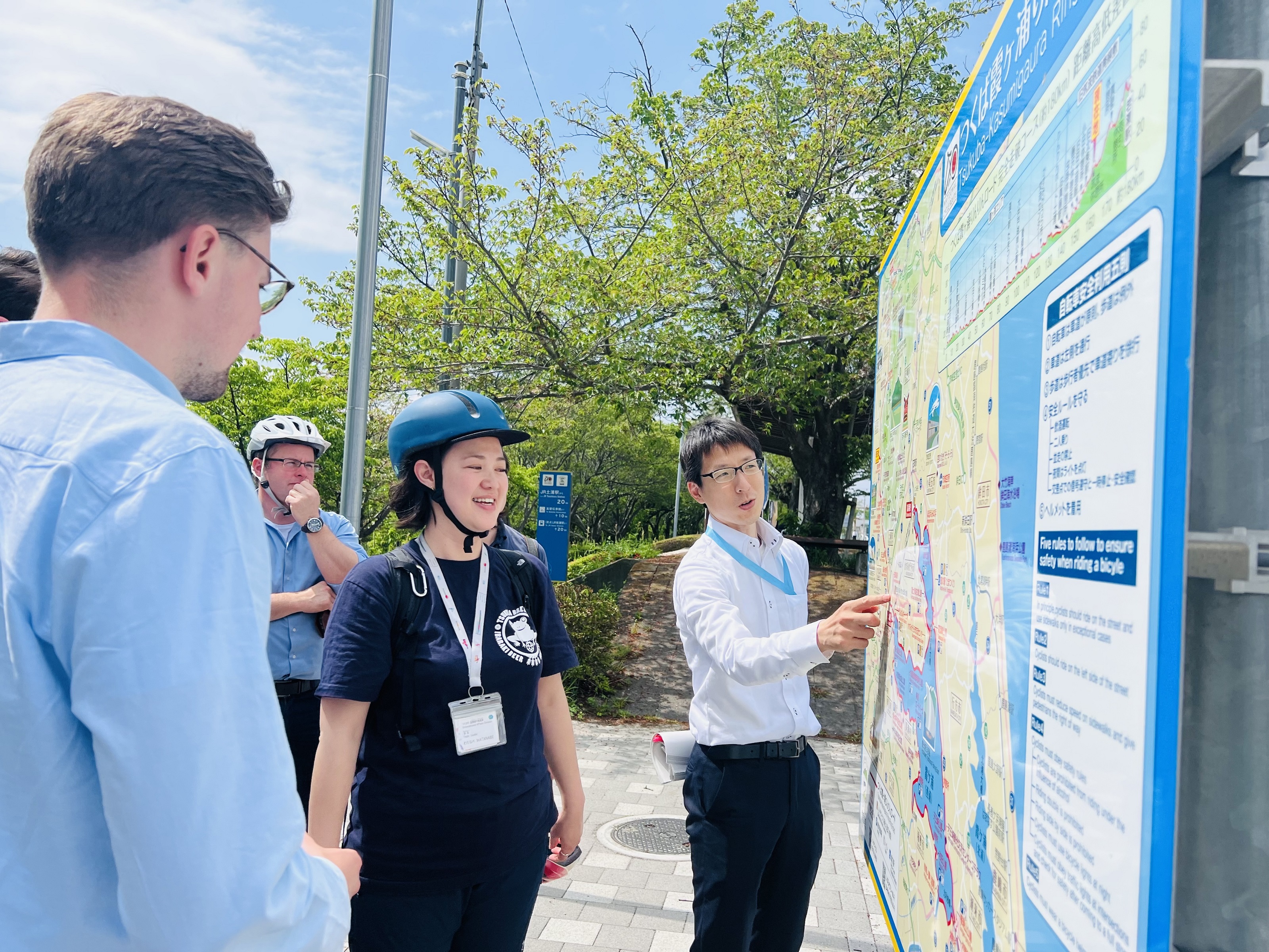 Um die 2019 ins Leben gerufene Städtepartnerschaft zwischen Bochum und Tsukuba weiter zu vertiefen, reiste eine Delegation aus Vertreterinnen und Vetretern der Stadtverwaltung, der Wirtschaft sowie der Bochum Wirtschaftsentwicklung, der Ruhr-Universität Bochum und der Hochschule Bochum, Radio Bochum sowie des VfL Bochum 1848 unter der Leitung von Oberbürgermeister Thomas Eiskirch nach Japan.