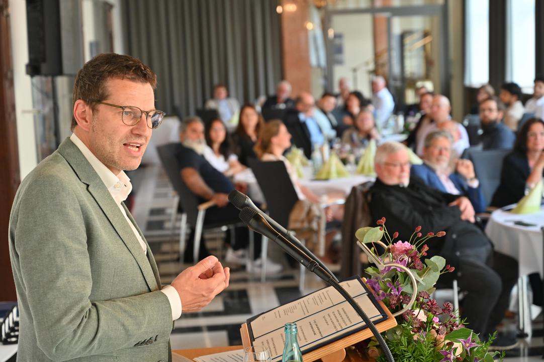 Ehrung von Ehrenamtlichen im Rathaus in Bochum