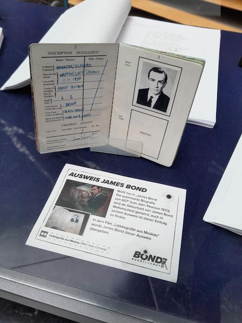 Der Ausweis (Replika) von James Bond AKA Sean Connery