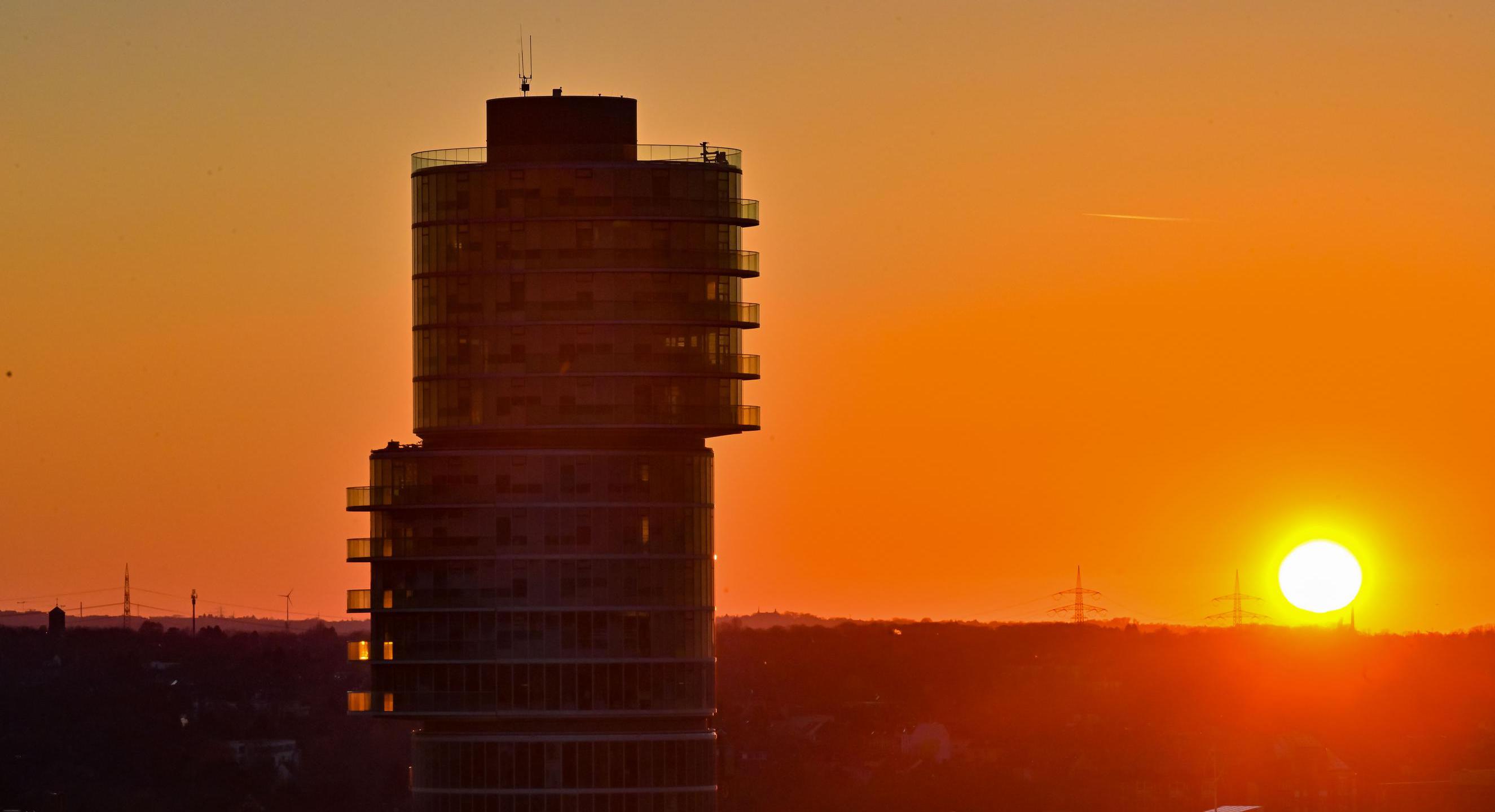 Das Exzenterhaus in Bochum im Sonnenuntergang.