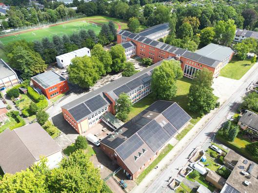 Die Dächer der Heinrich-Böll-Gesamtschule.